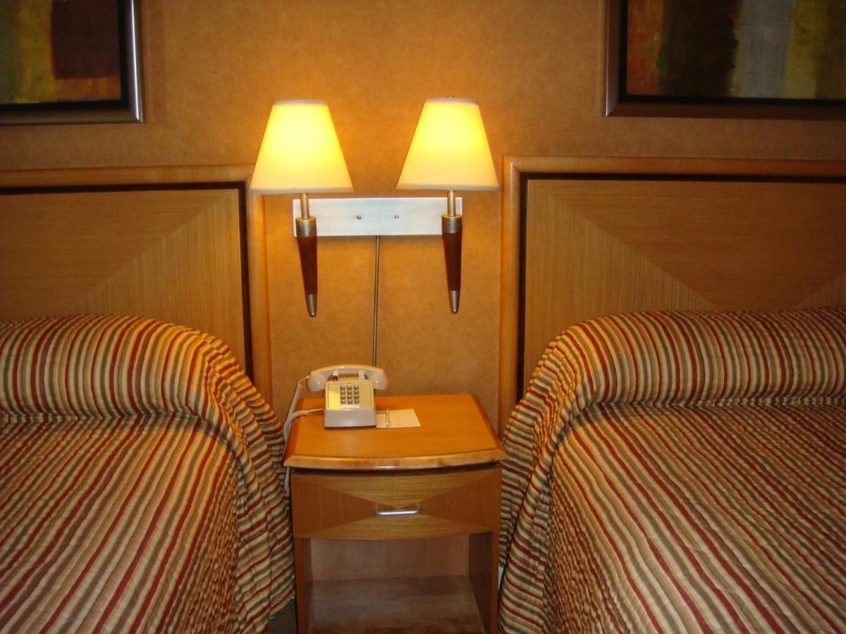 The Skyline Hotel New York Bagian luar foto